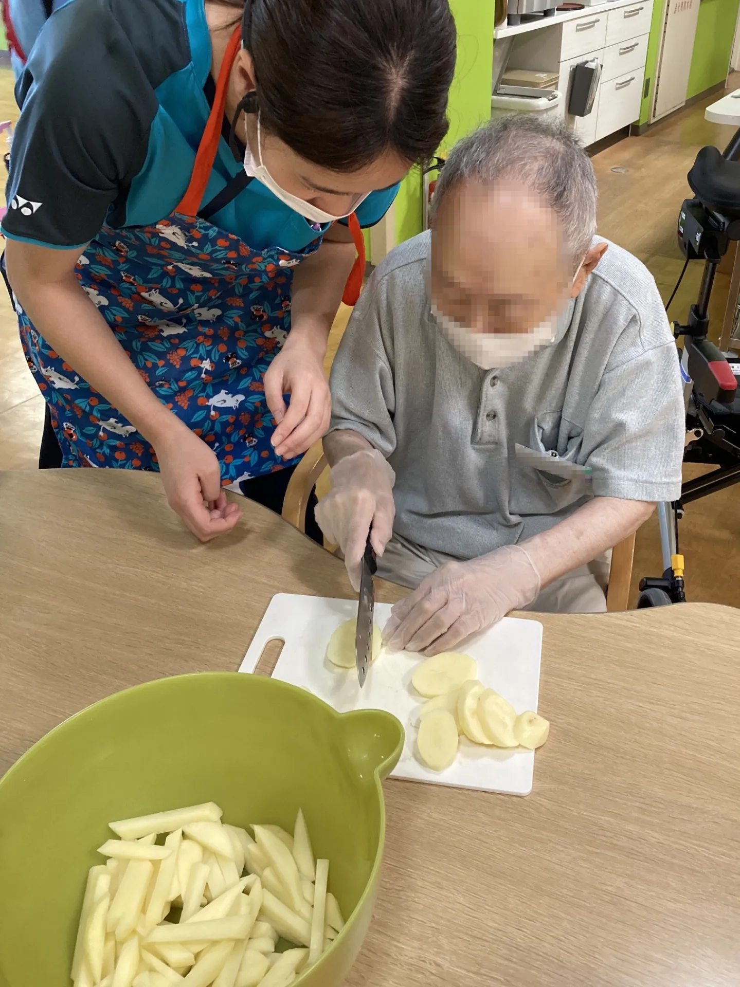 “映画館”っぽく、映画の鑑賞会を行いました！