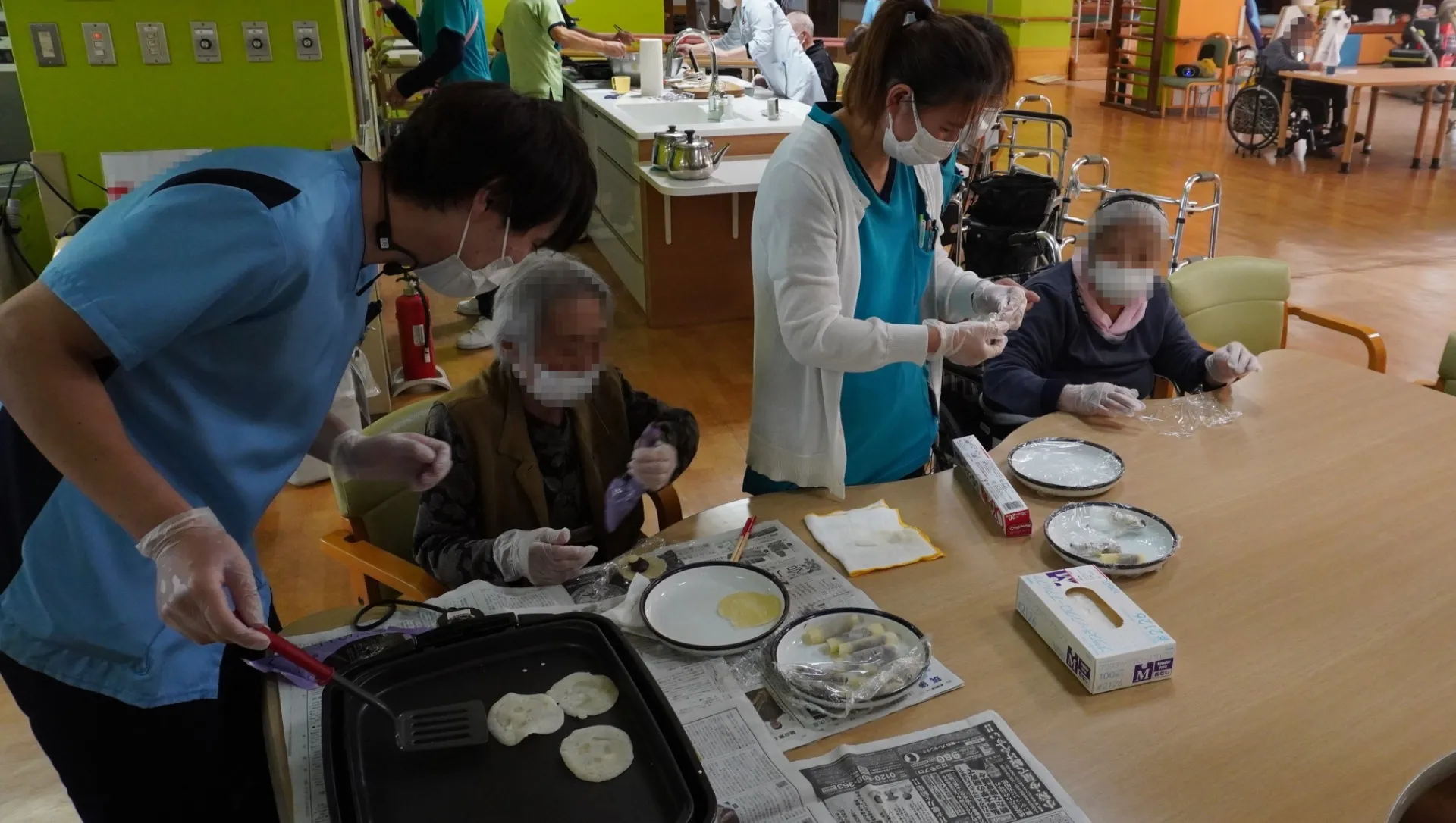 利用者さまと一緒に「ふな焼き」作りを行いました!